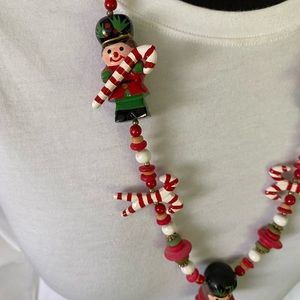 Holiday necklace